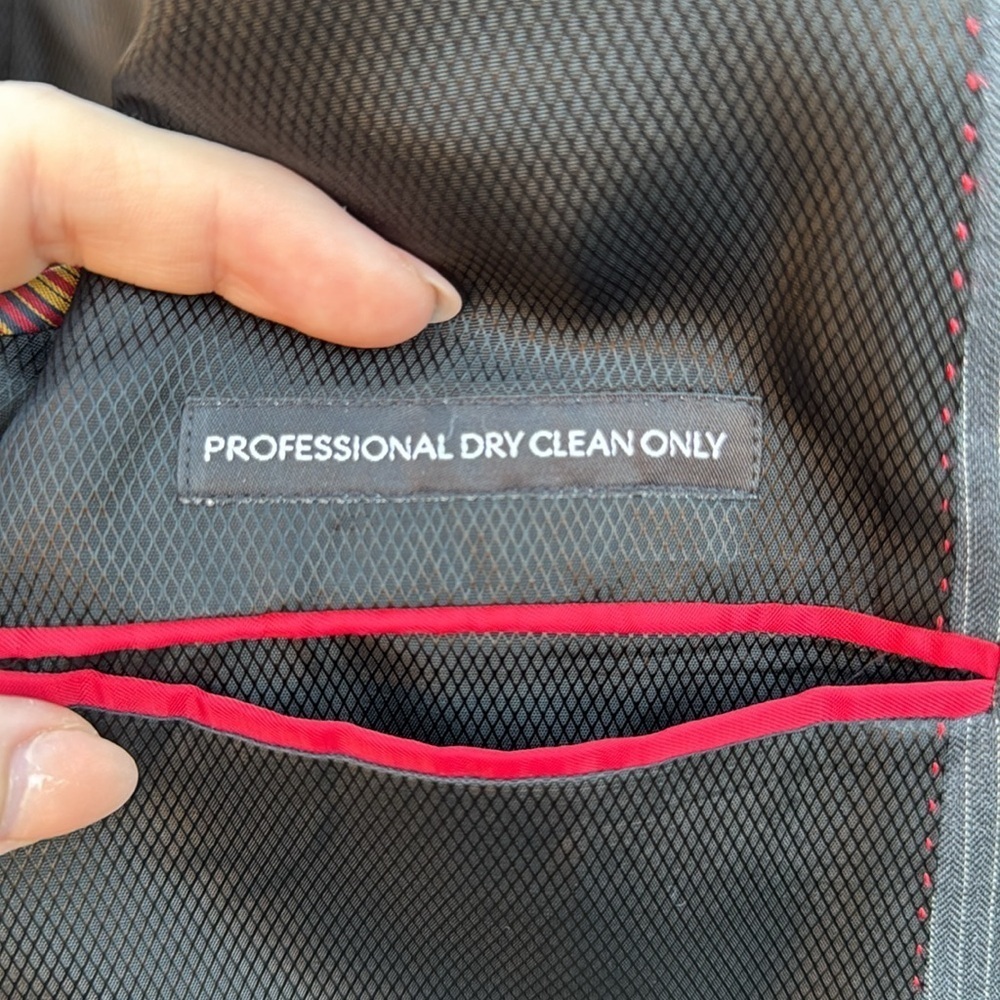 Jones New York dark gray pinstripe suit, size 44R - Picture 5 of 9